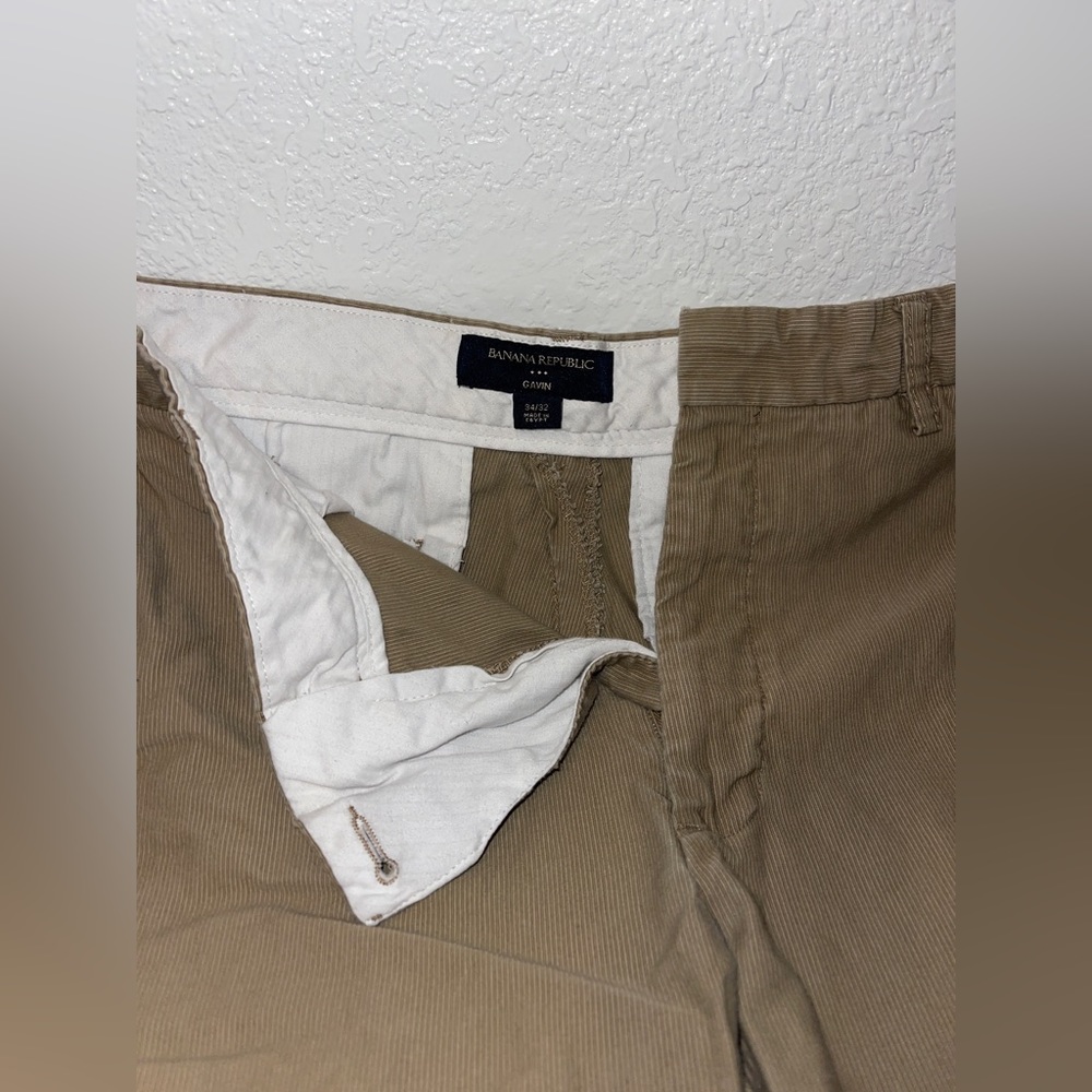 Banana Republic corduroy tan pants. Straight leg fit.